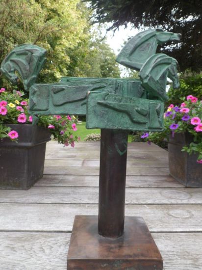 Verkocht.Claus.Eric Claus.3 bronzen beeld paarden hoofden.No.3.